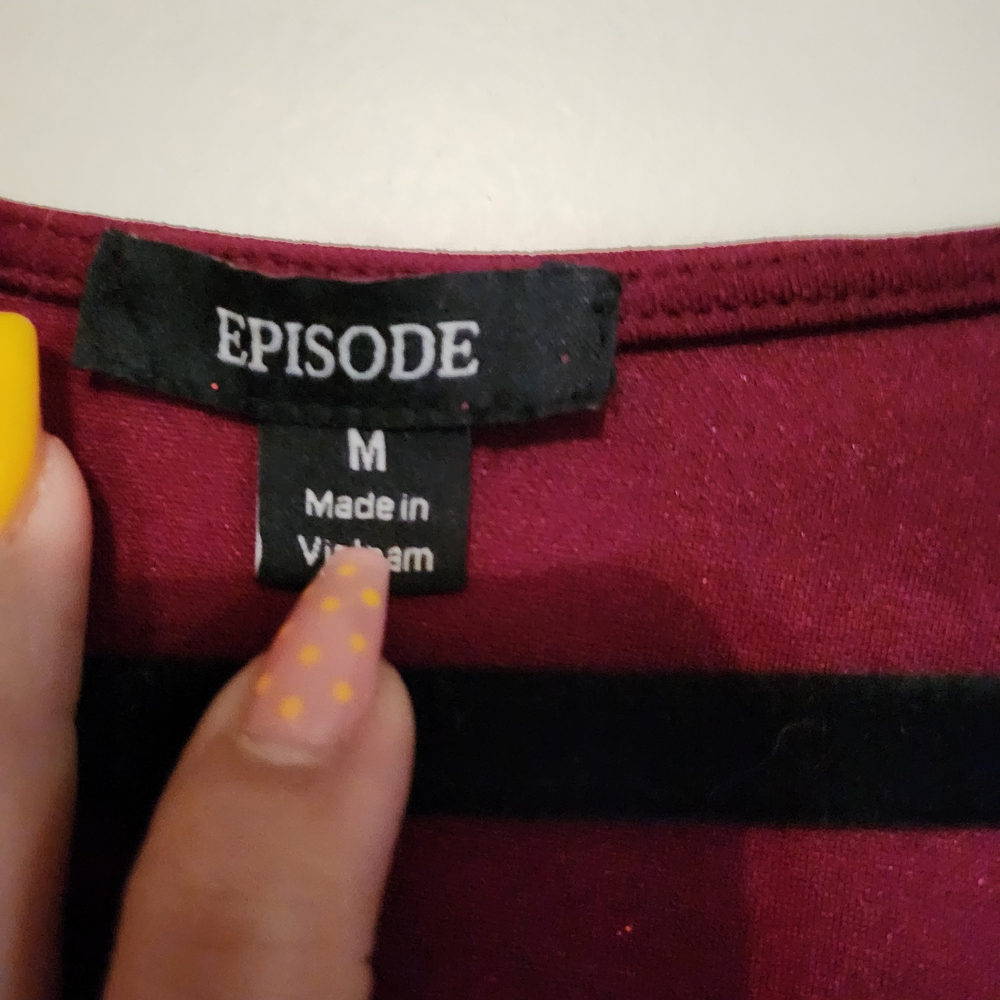 Elegant Burgundy Dress - Picture 3 of 4